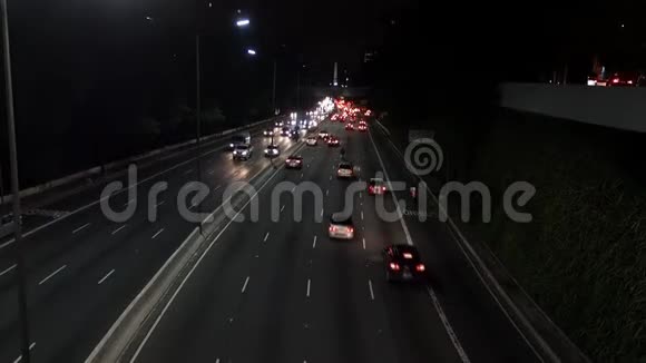 圣保罗大道和交通晚上视频的预览图