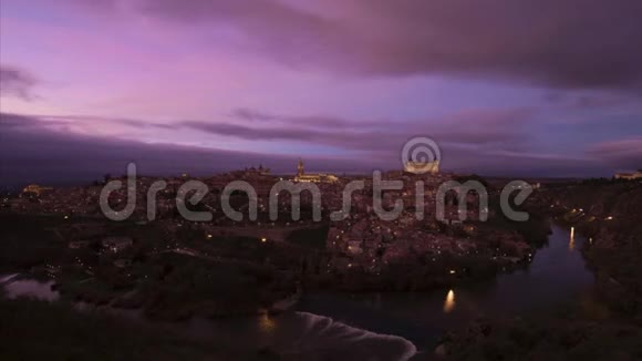 西班牙黄昏时托莱多旧城景的时间流逝视频的预览图