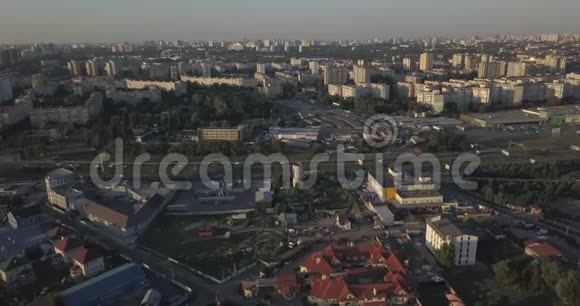 Ariel乌克兰房屋视图4k4096x2160像素视频的预览图