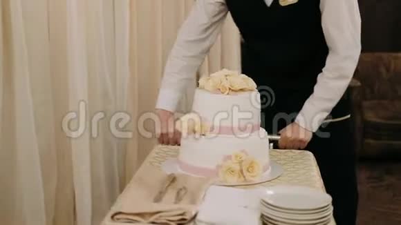 婚礼蛋糕外观特写慢动作视频的预览图