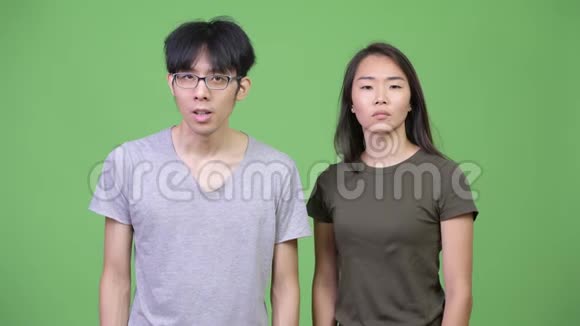 年轻的亚洲夫妇一起生气视频的预览图