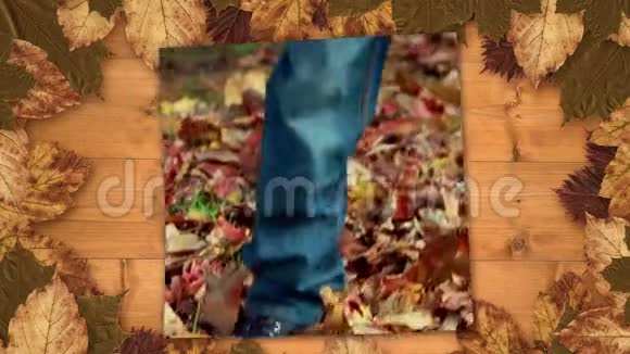秋天的树叶框架和屏幕显示男孩在森林里玩秋天的树叶视频的预览图