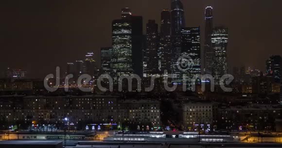 莫斯科市俄罗斯晚上莫斯科国际商务中心空中景观4k视频的预览图