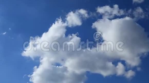云彩的飞翔视频的预览图