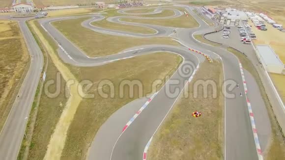 空气视图俄罗斯轮播冠军赛中的赛车视频的预览图