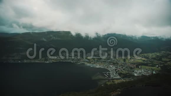 挪威城镇Nordfjordeid视频的预览图