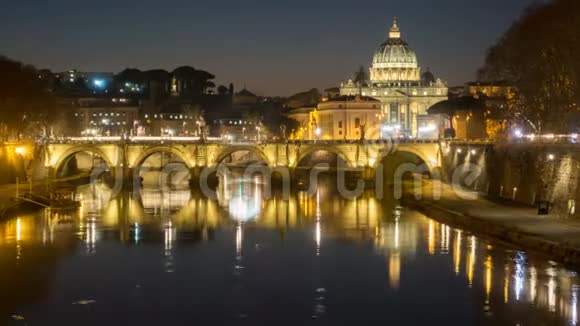 罗马天际线圣彼德巴西利卡梵蒂冈城从泰伯河看到视频的预览图