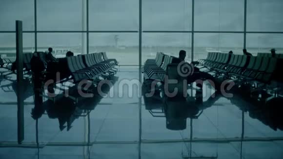 空终端枢纽的等候休息室视频的预览图