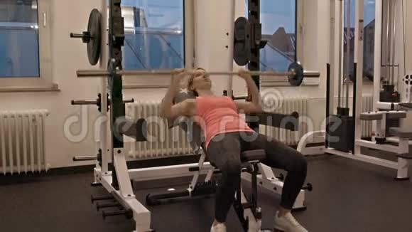 健身房锻炼视频的预览图