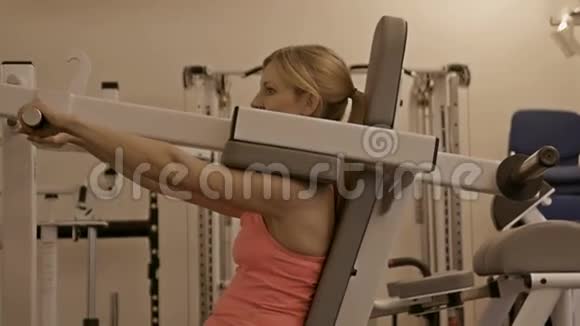 健身房锻炼视频的预览图