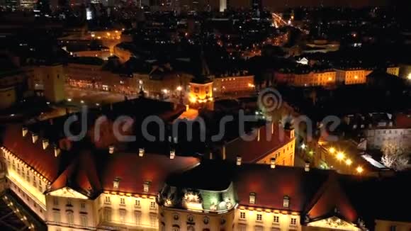 晚上从老城皇家城堡的高度观看波兰华沙时间跨度视频的预览图