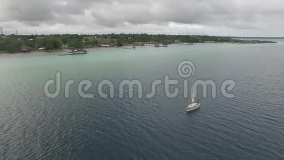 船游泻湖视频的预览图