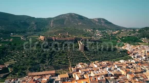 西班牙卡斯蒂略德科贝拉或科贝拉古城堡的鸟瞰图视频的预览图