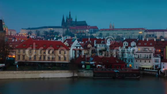 在布拉格醒来视频的预览图
