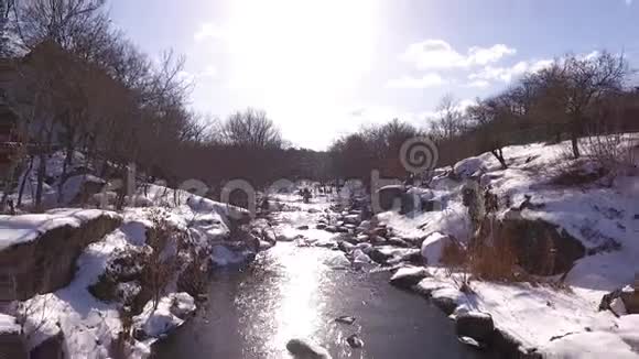 雪山河视频的预览图