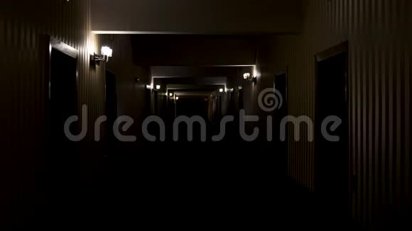 酒店大厅灯光很差的录像视频的预览图