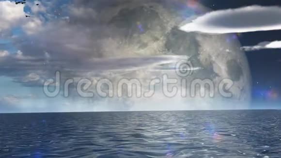 月亮从水中升起视频的预览图