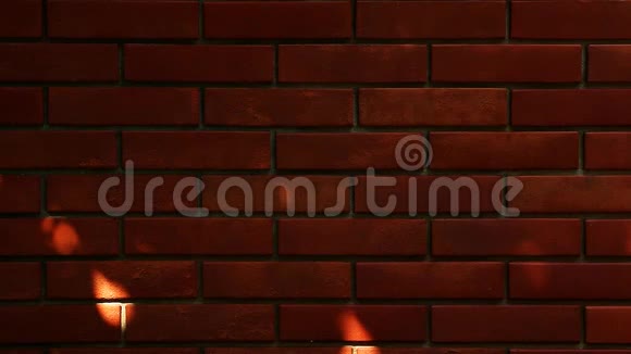 红砖墙阳光反射视频的预览图