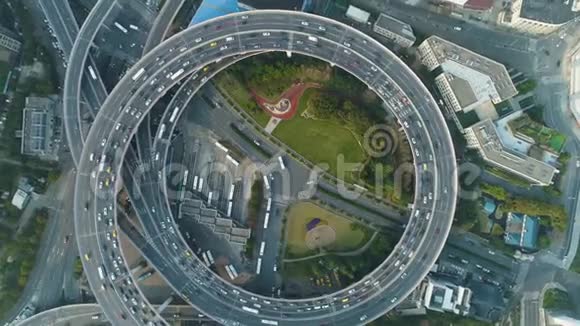 圈南浦路路口中国上海空中垂直自上而下视图视频的预览图