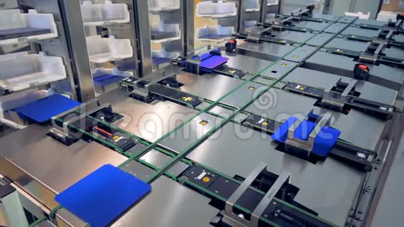 太阳能电池分配工作工厂机制的图片创新技术概念视频的预览图