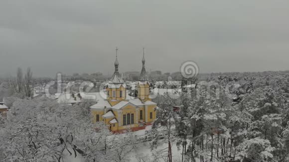 东正教教堂空中勘测视频的预览图