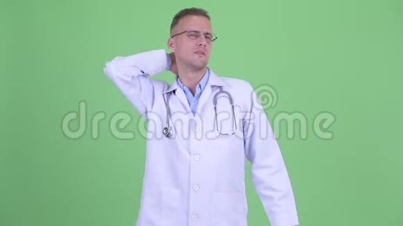 压力男医生脖子疼视频的预览图