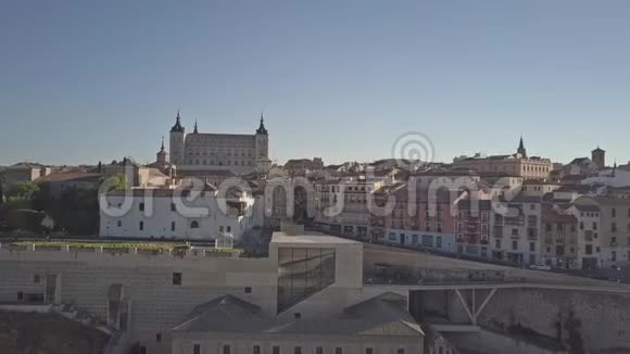 西班牙著名阿尔卡扎尔要塞托莱多的空中景色视频的预览图