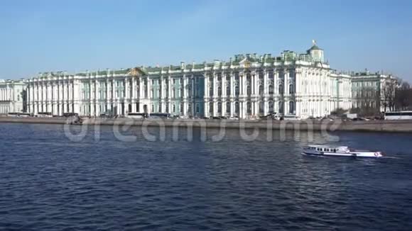 冬宫在阳光的夏日彼得堡俄罗斯视频的预览图