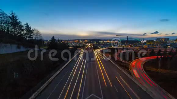 华盛顿州西雅图市I5州际公路上长时间曝光的交通灯道视频的预览图