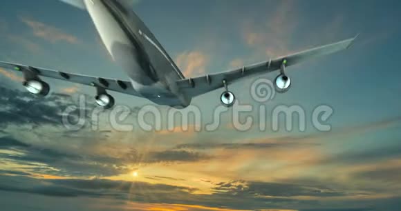 这架飞机在白天的积云中飞行这是一架飞行飞机的美好时光视频的预览图