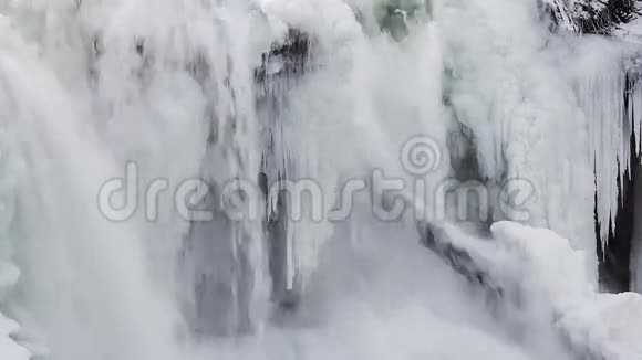 冬季瀑布循环视频的预览图