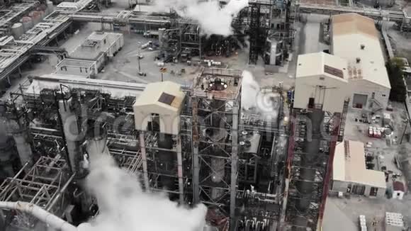建立一个石油石油天然气精炼厂视频的预览图