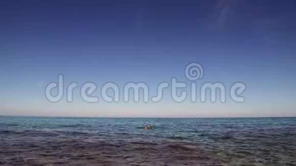 欧洲希腊克里特岛深蓝色爱琴海地中海视频的预览图