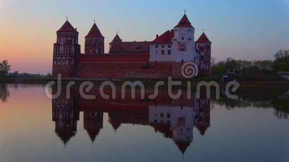 旧米尔城堡四月暮米尔白俄罗斯视频的预览图