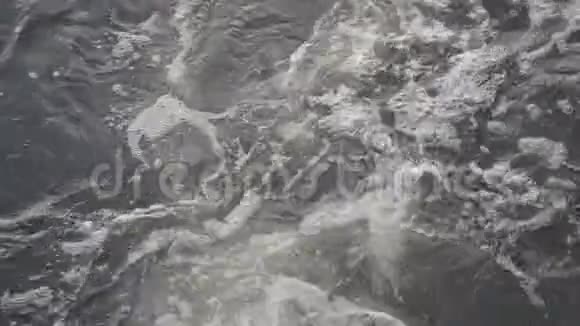 肆虐干净清新的山河流淌视频的预览图