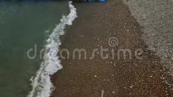 关闭轻海波在小石滩滚动视频的预览图