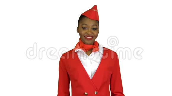 非洲裔美国空姐女孩举起一张卡片并显示一个好的阿尔法通道视频的预览图