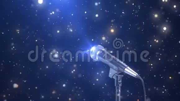 美丽的卡拉OK背景与麦克风和魔法粒子无缝循环三维动画4K视频的预览图