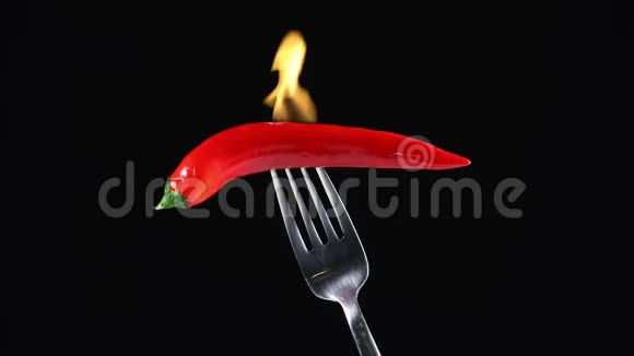 红辣椒烧黑背景视频的预览图