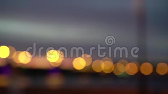 背景中的城市灯光模糊视频的预览图