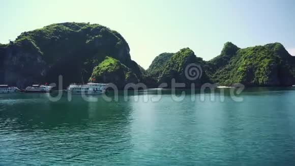 越南哈龙湾岩岛美景视频的预览图