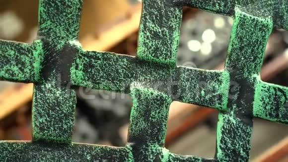 旋转绿色菱形木栅栏保护的背景视频的预览图