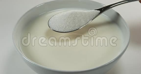 糖勺和牛奶碗视频的预览图