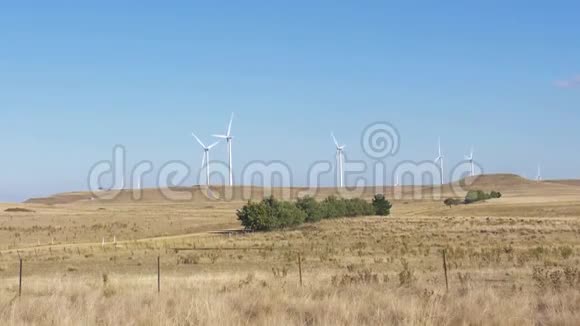 澳大利亚60FPS4k风力涡轮机镜头视频的预览图