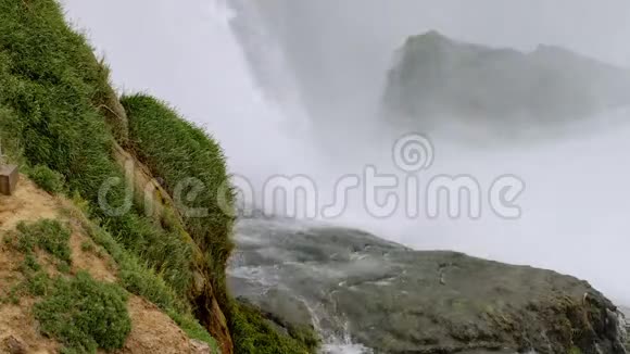 大山瀑布视频的预览图