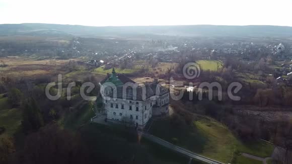 乌克兰奥列斯科空中城堡视频的预览图
