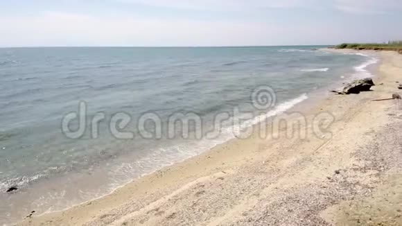 夏季有清澈的海水的Id海滩希腊哈尔基迪基视频的预览图