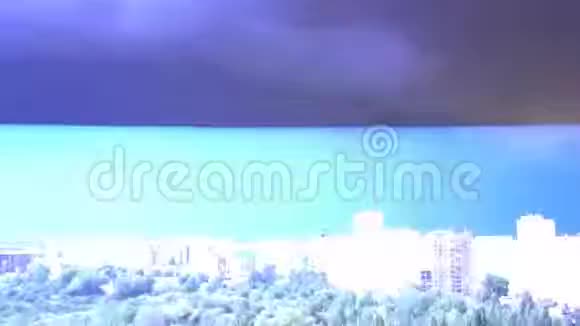 暴风夜城的大量闪电视频的预览图