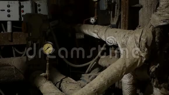 旧锅炉房的压力传感器视频的预览图