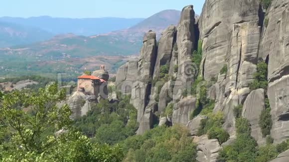 流星岩和AgiosAnapafsas修道院视频的预览图
